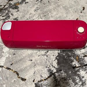Cricut Explore Air 2-Wild Rose Comes in original Box!